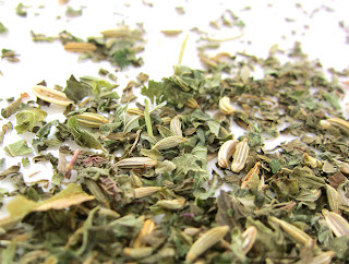 loose leaf mint tea with lemon balm and fennel seeds